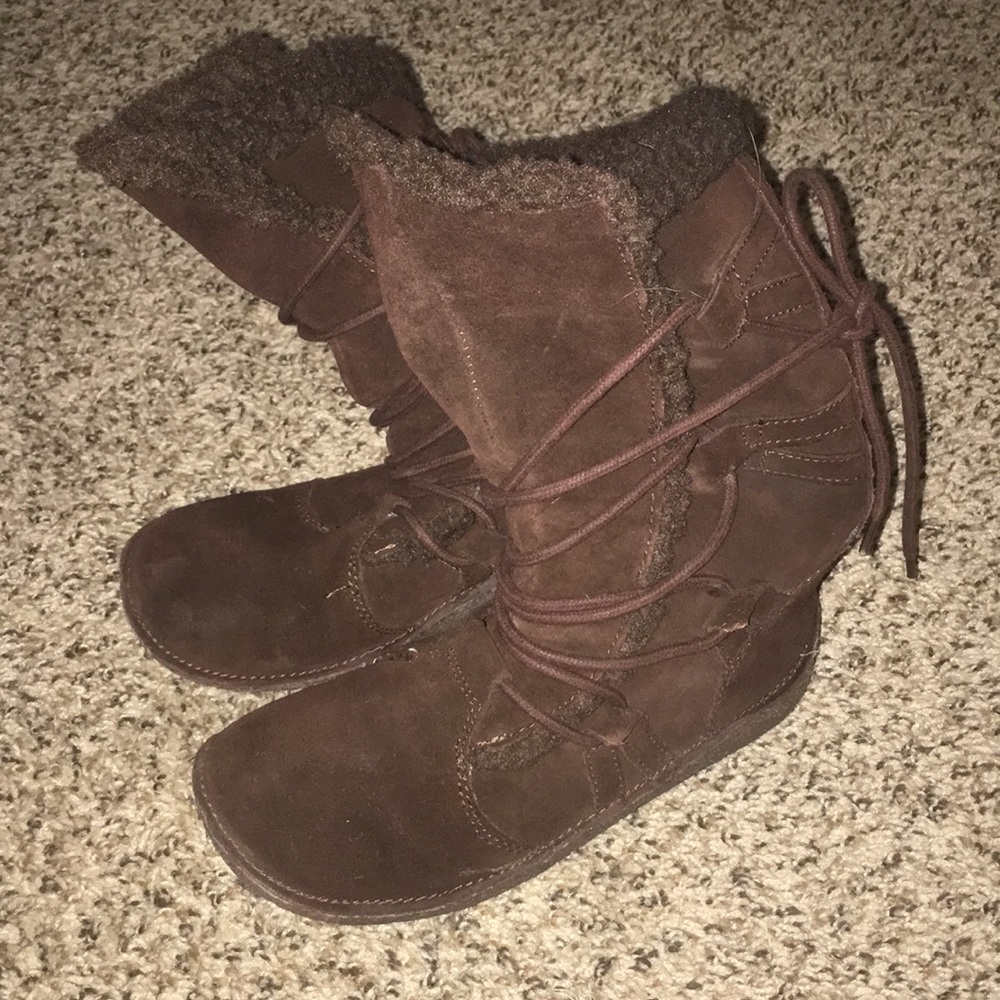Rocket Dog moccasin brown snow boots.